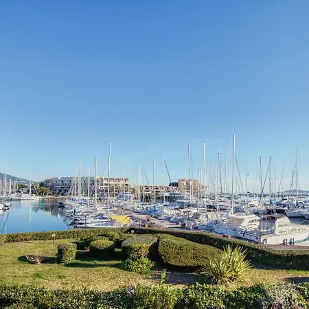 Les Deux Voiles-1 By Interhome